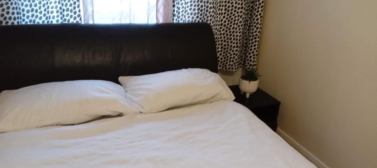 The Wood Apartment ลอนดอน ภายนอก รูปภาพ
